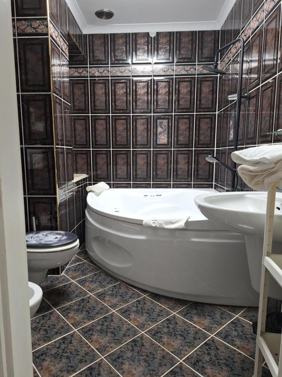 Hotel Malwa - Housity