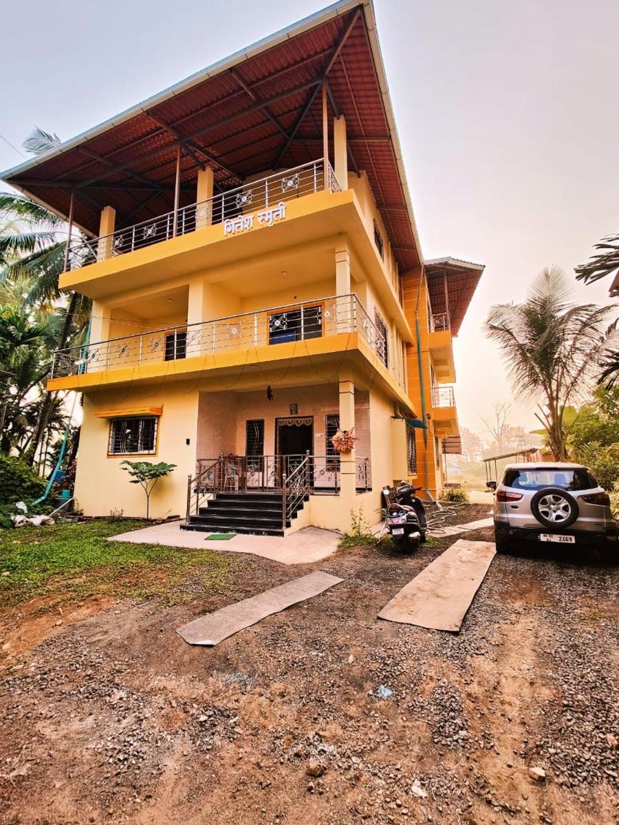 R R Villa - Housity