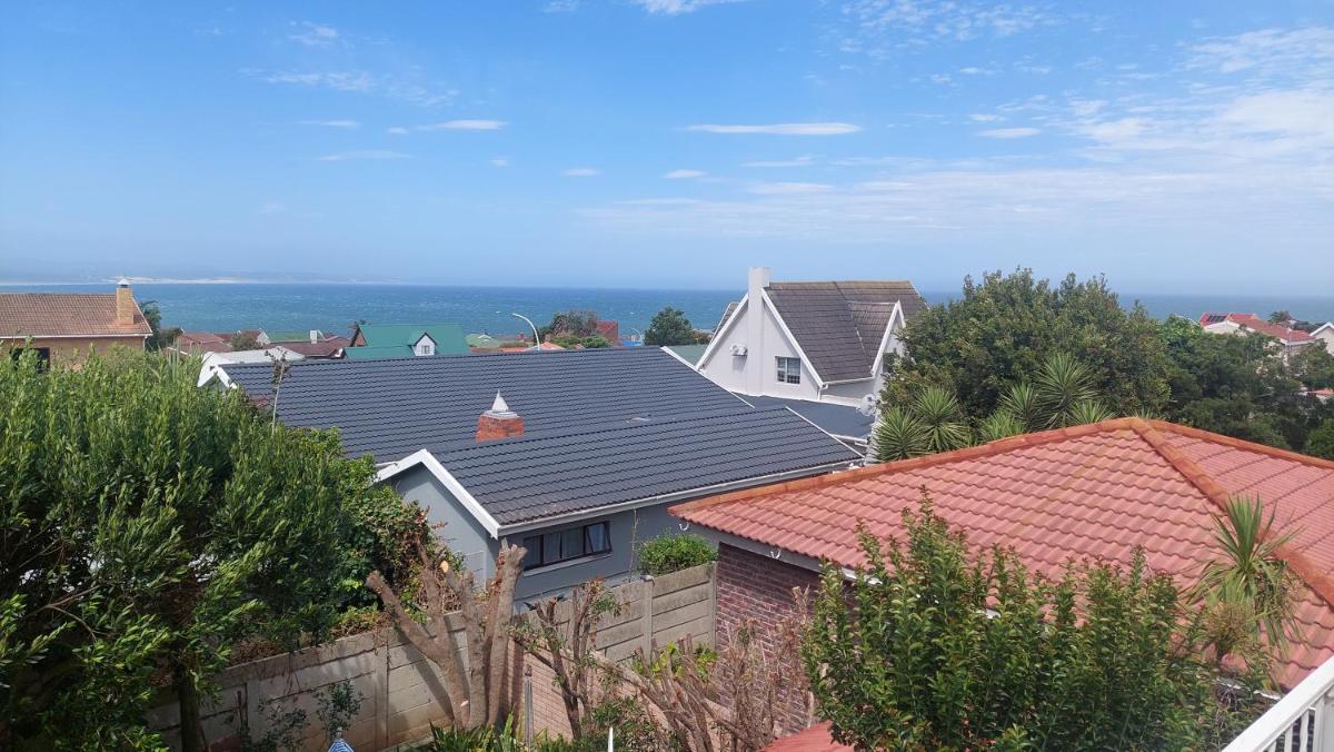 Eagle's Sea-view - Housity