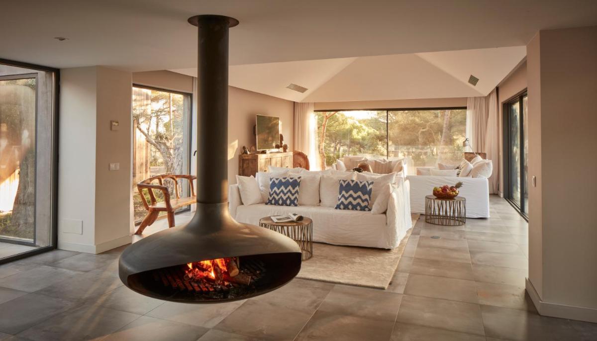 Uma área de estar em Sublime Comporta Country Retreat & SPA