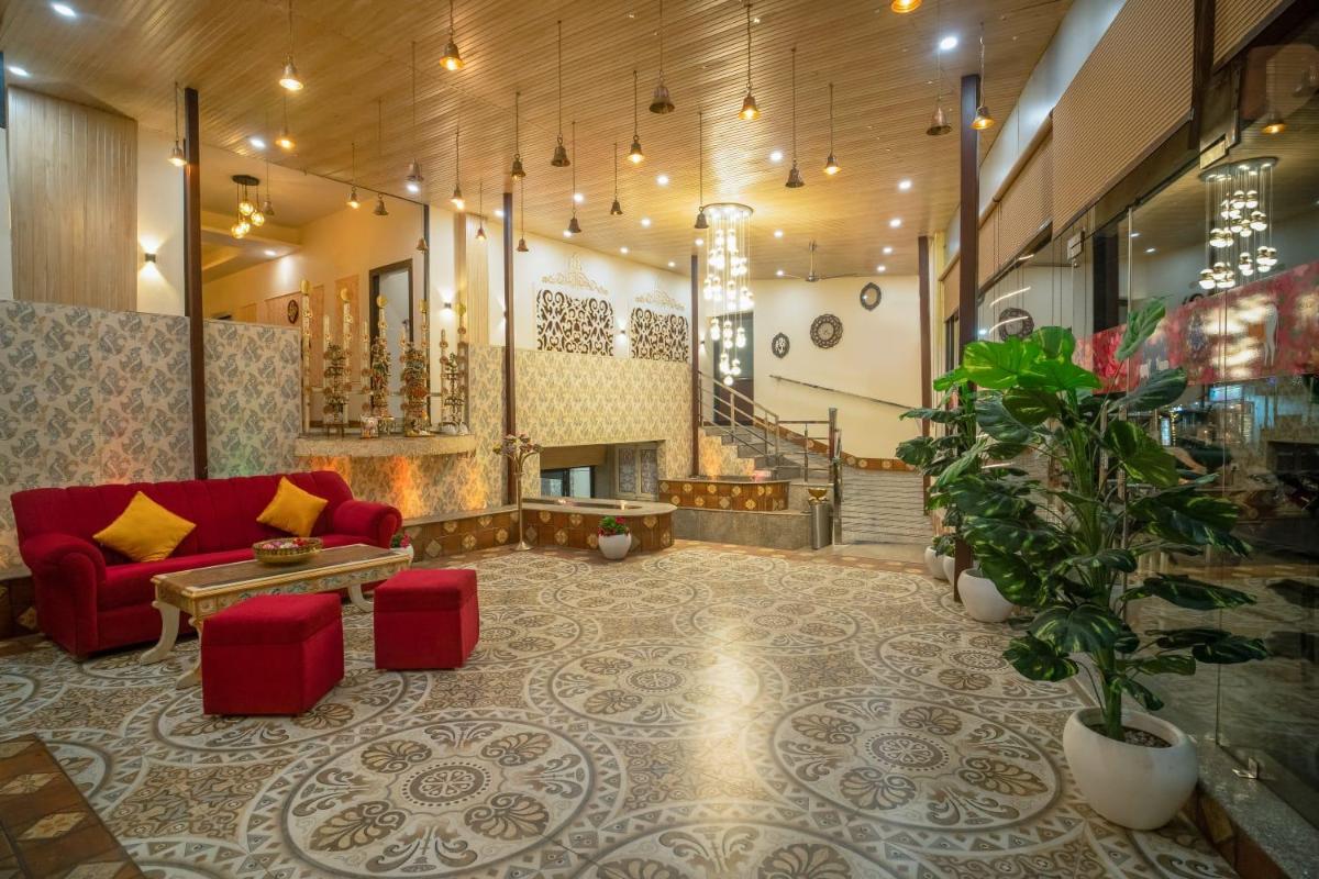 The Neeraj Naturecure On Ganga - Housity