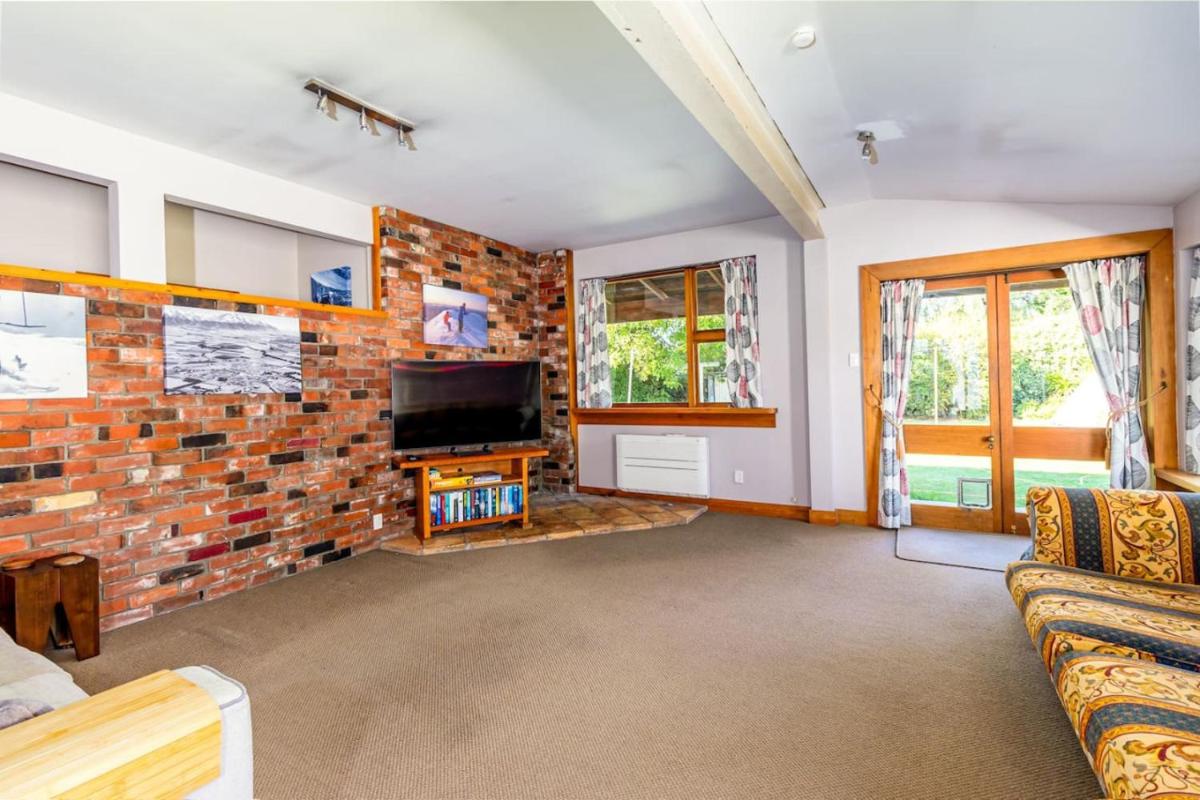 Forest House and Cottage Methven - Hizvo