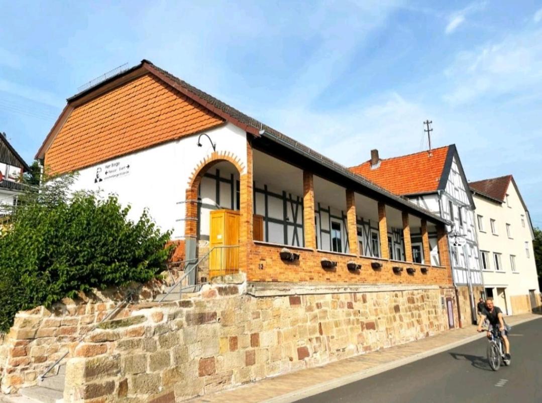 Herr Berge - Housity