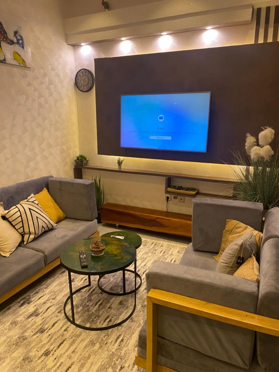 Emefa Room - Hizvo