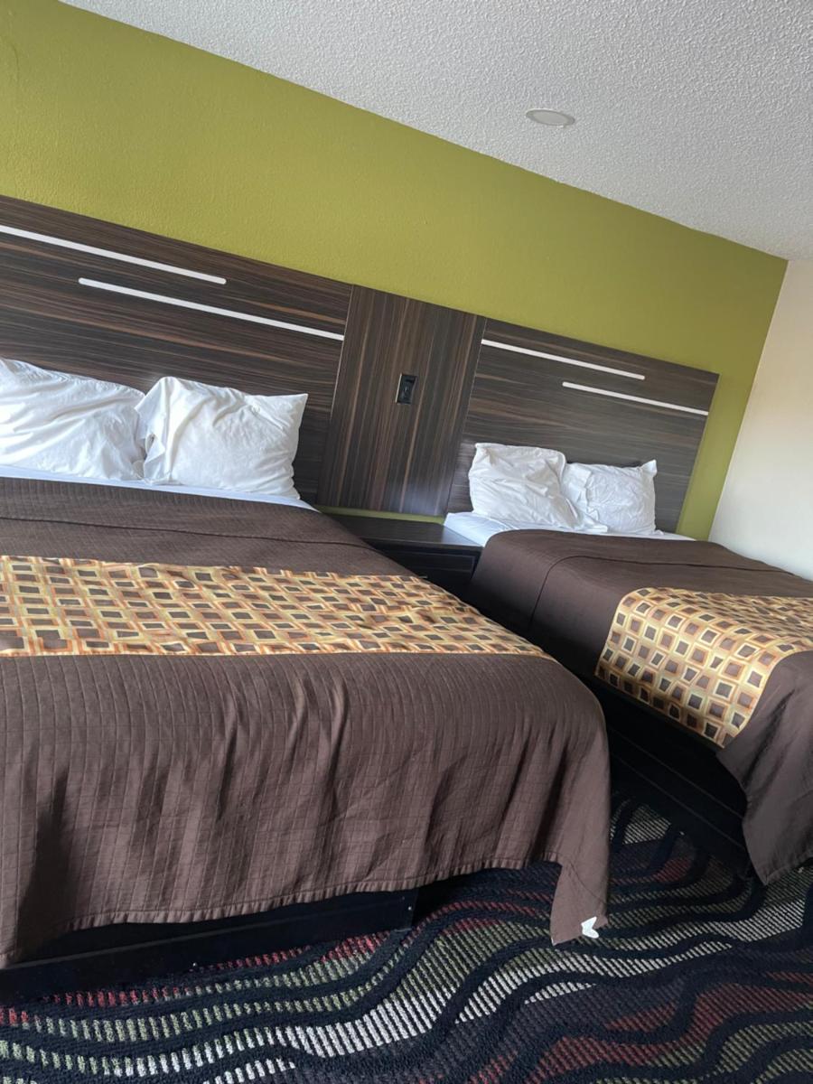 Blue Stone Inn - Housity