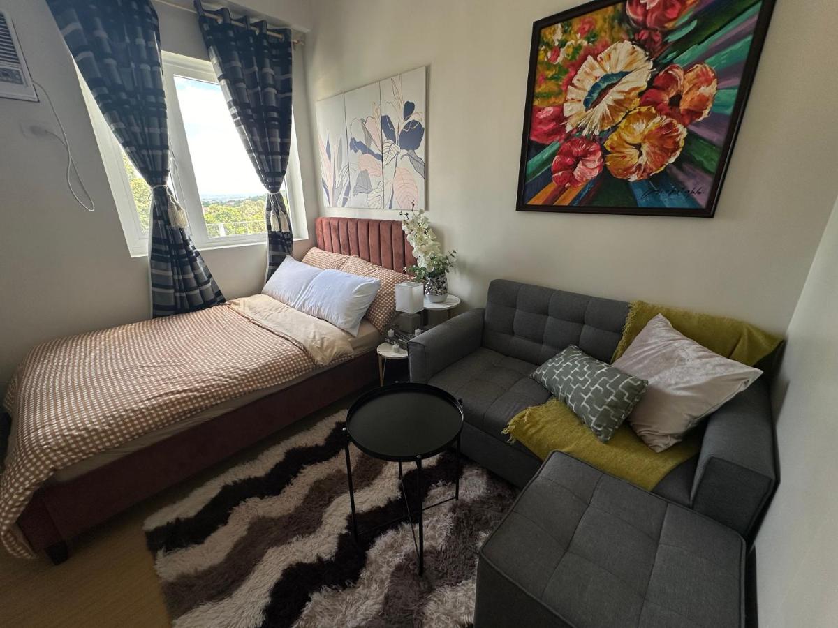 Condo near SM Fairview - Housity
