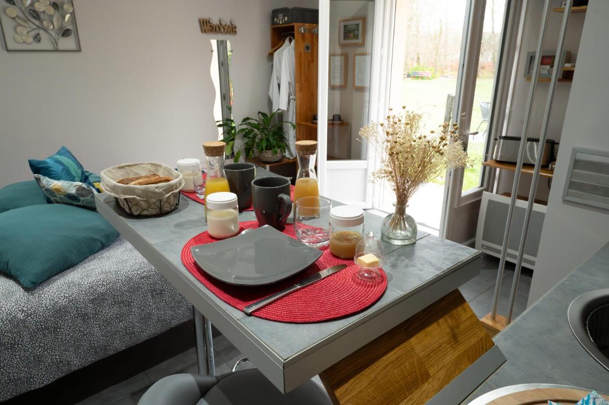 L'Escale Sud Gironde - Séjour détente - Calme et nature- Piscine - Petit-déjeuner sur demande - Housity