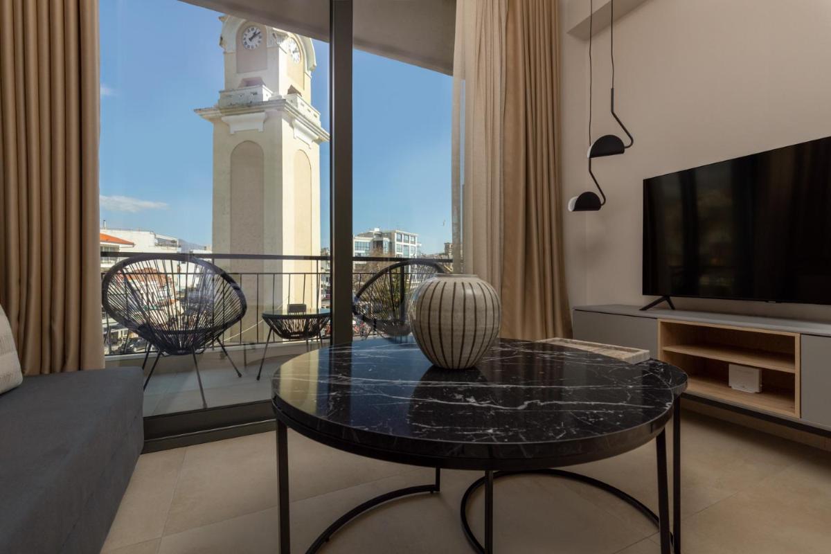 CLOCK Central Stay - Housity