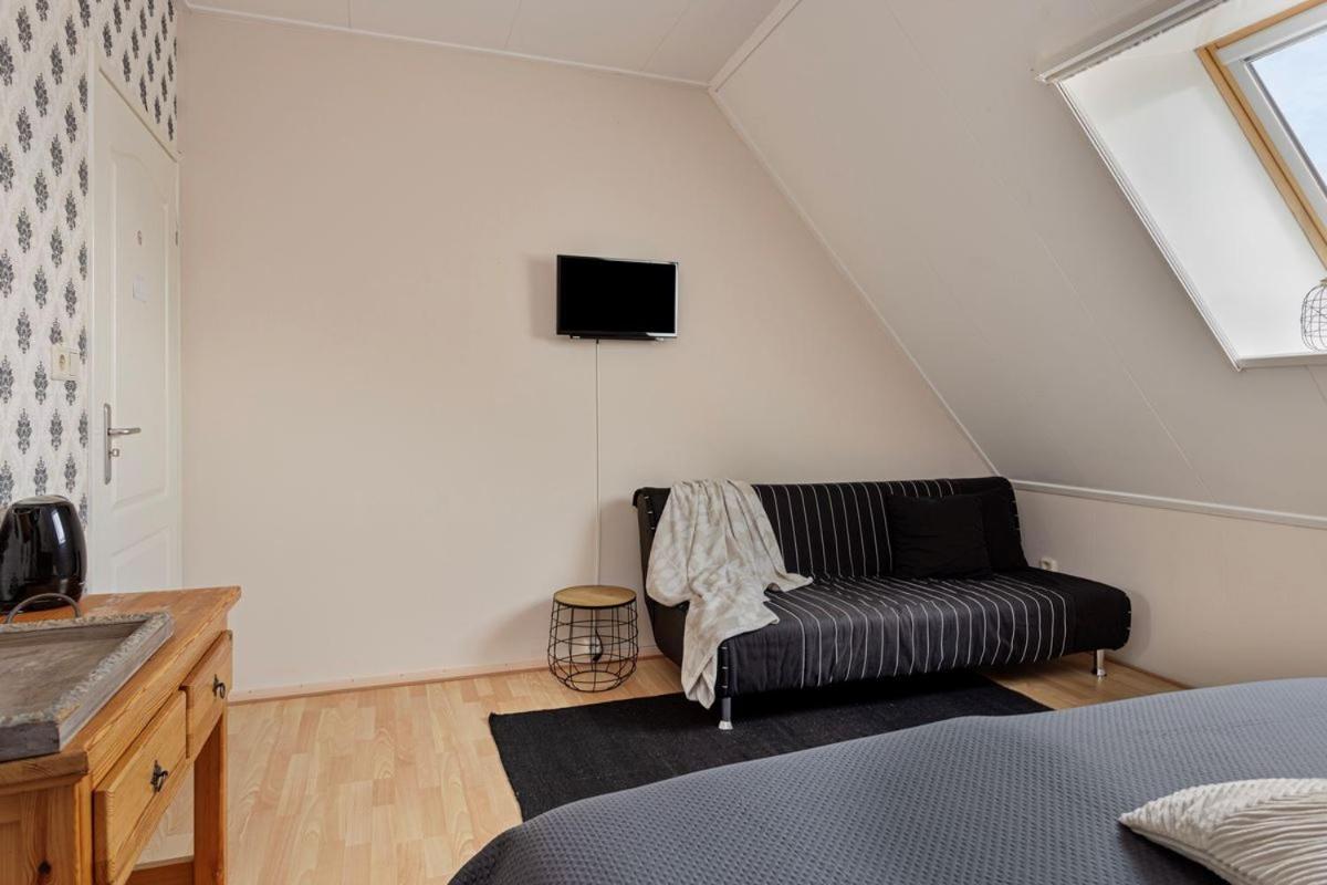Bron van Rust - Housity