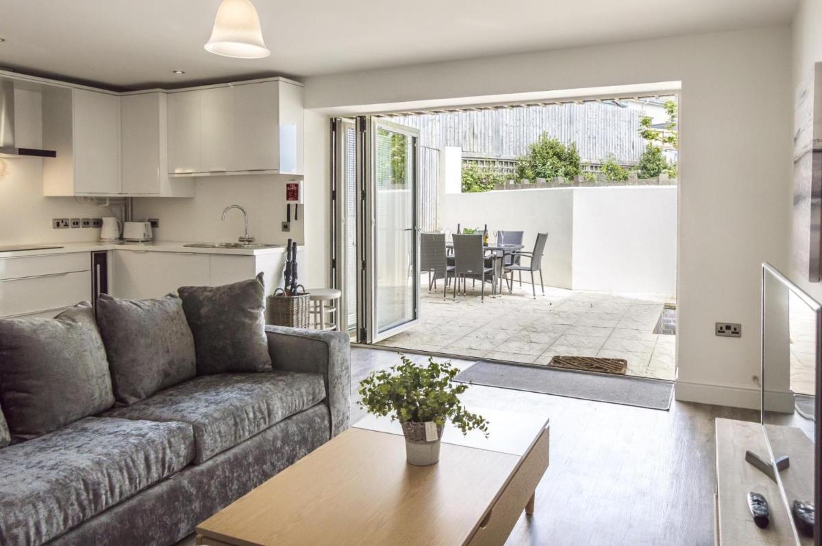 Milford Street - 5 Bedroom Luxurious Holiday Home - Saundersfoot - Housity
