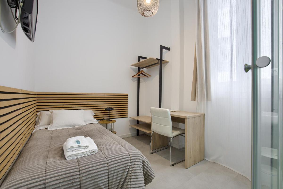 Hostal Besaya - Housity