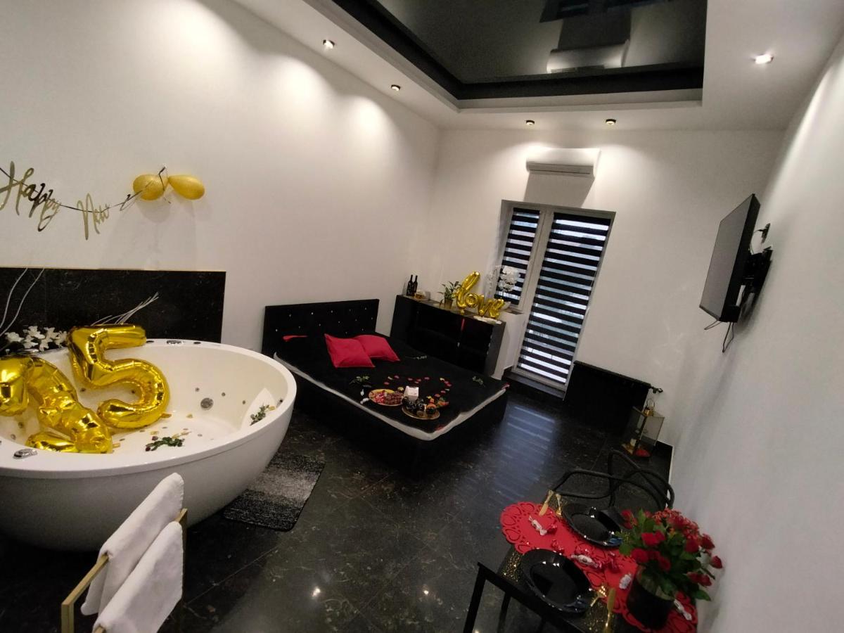Apartament Złoty z Jacuzzi - Housity