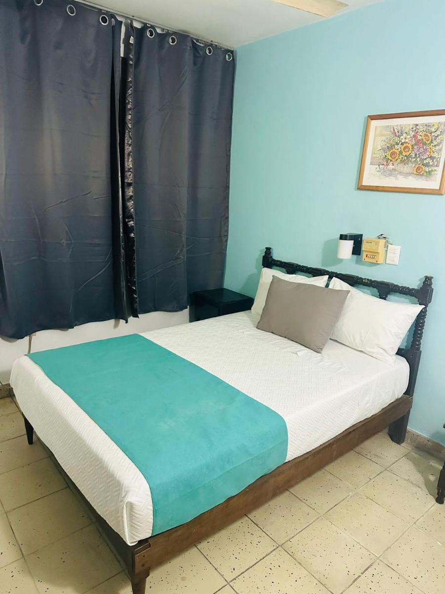 Hotel Santa Barbara - Housity