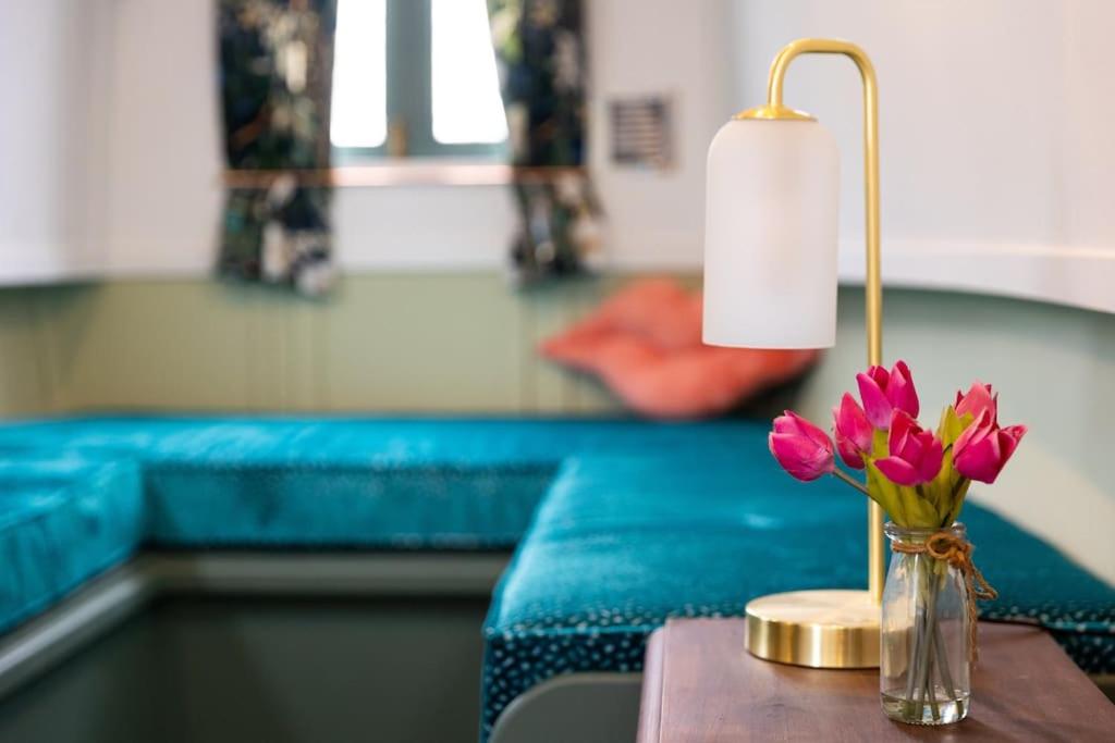 Lazy Days Narrow Boat - Housity