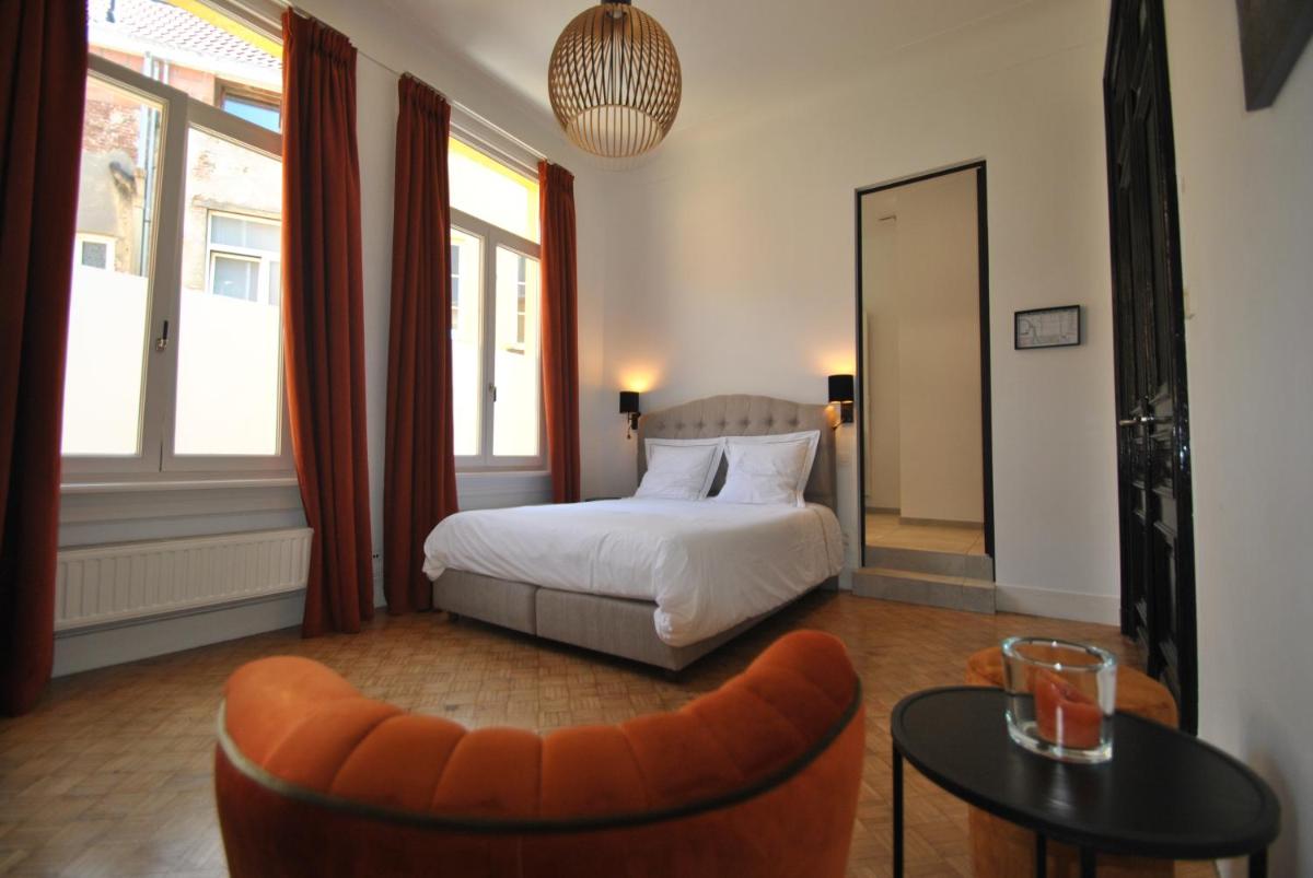 Upstairs - Housity