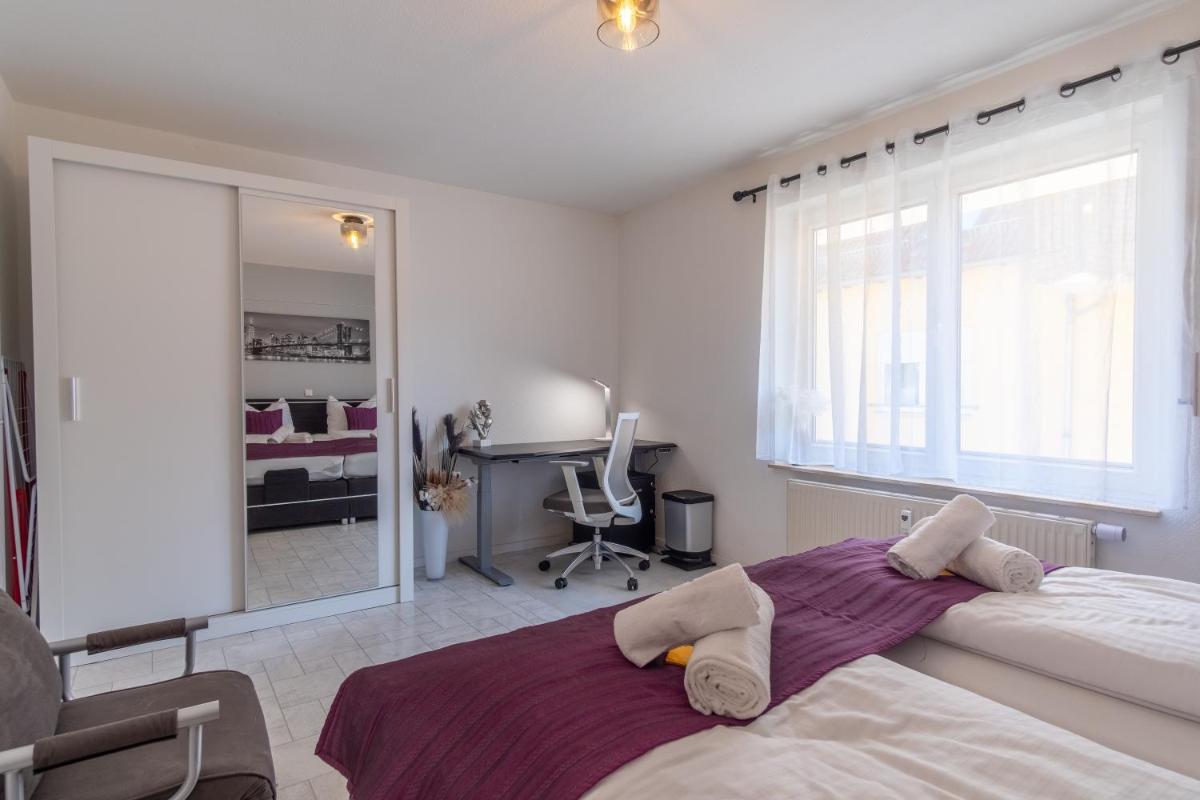 Arbeitsplatz, Balkon, Tiefgarage nähe neue Messe - Housity