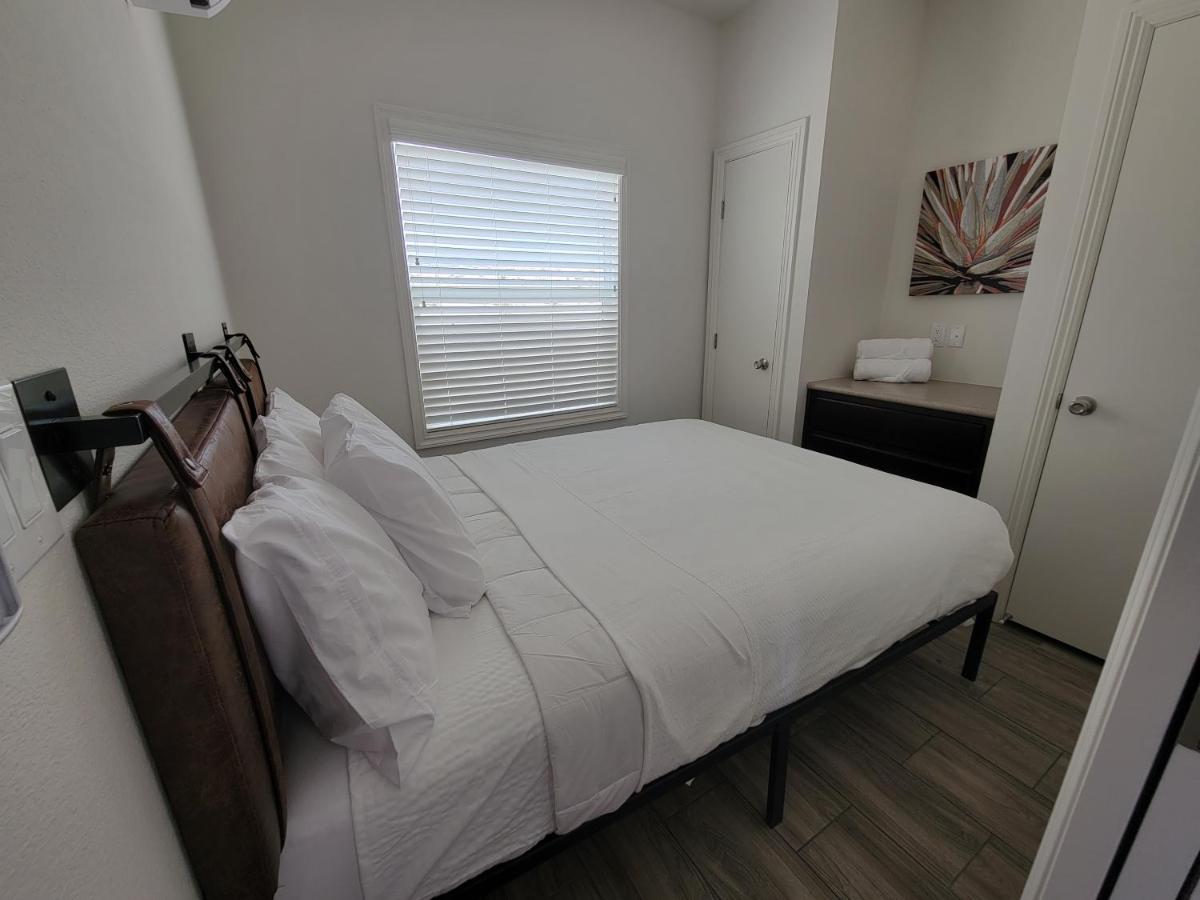 Coachella Lakes RV Resort - Housity