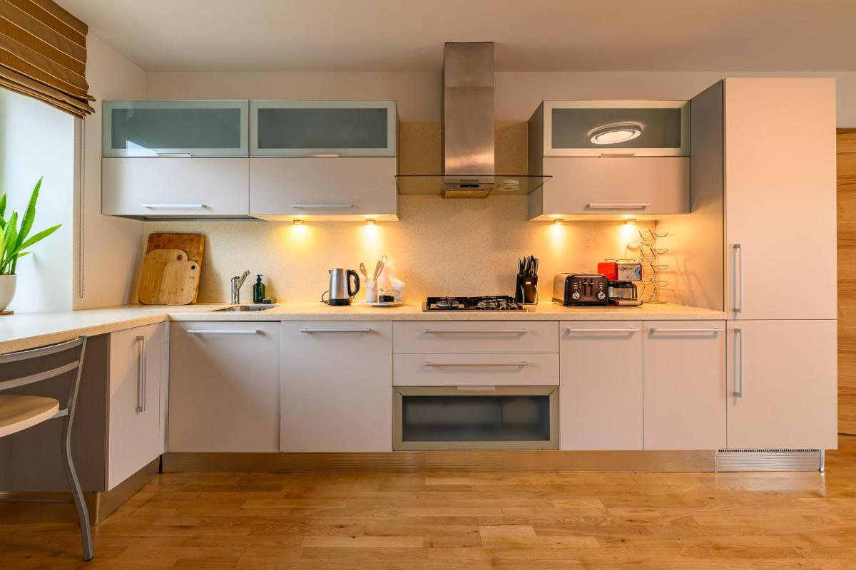 Detached House - 10 min walk to the beach, Garden, BBQ, 40inSmartTV, Parking - Housity