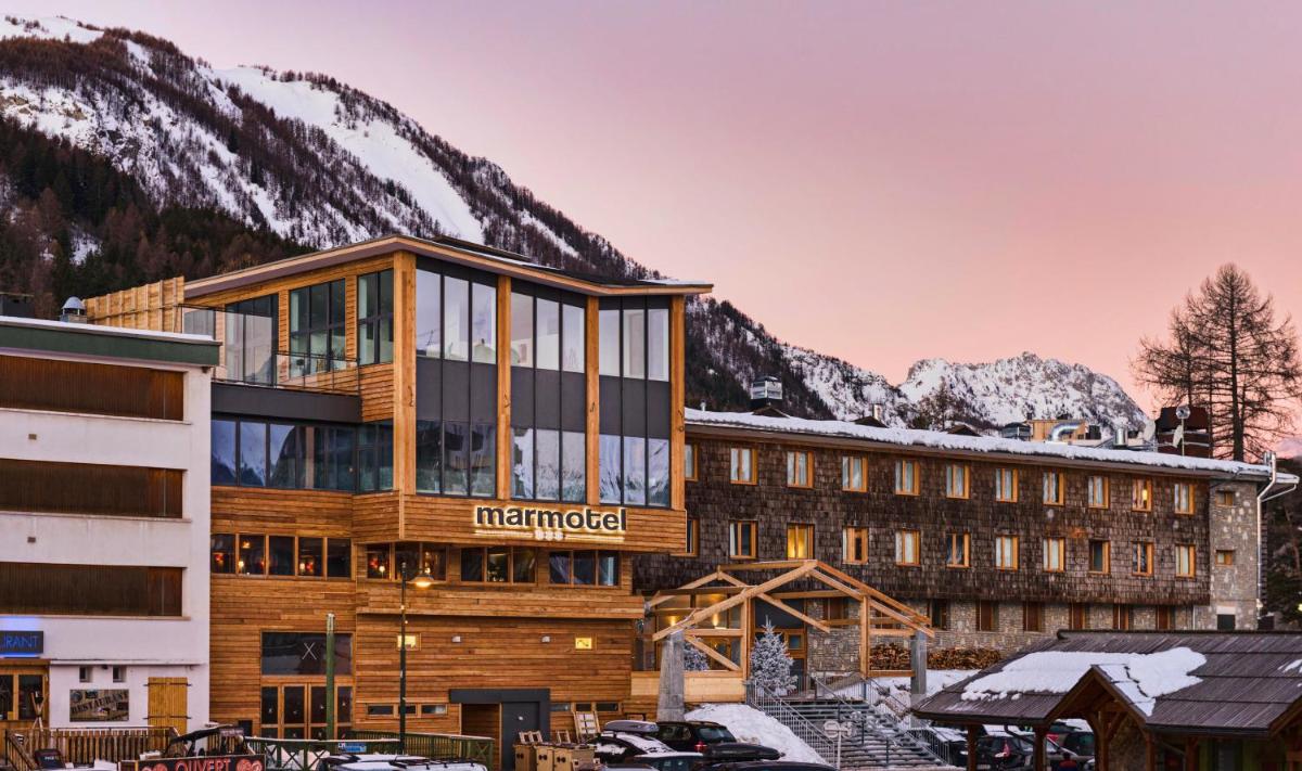 Vue générale sur la montagne ou vue sur la montagne depuis l'hôtel