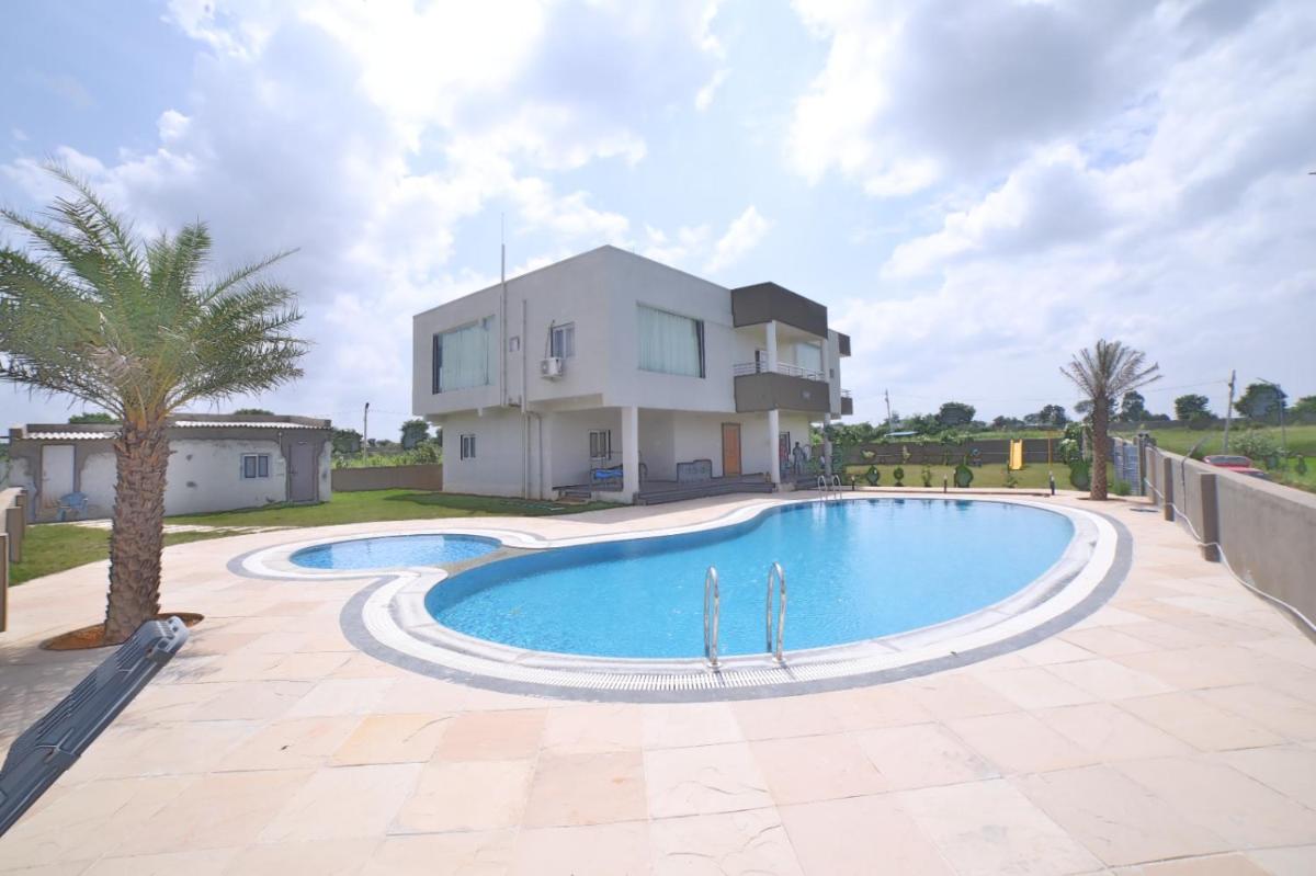 Jha Farms and Resort - Housity
