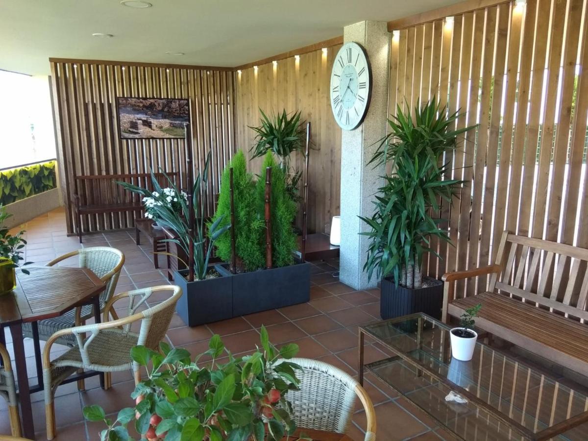 Hotel Parking Miradoiro de Belvís - Housity