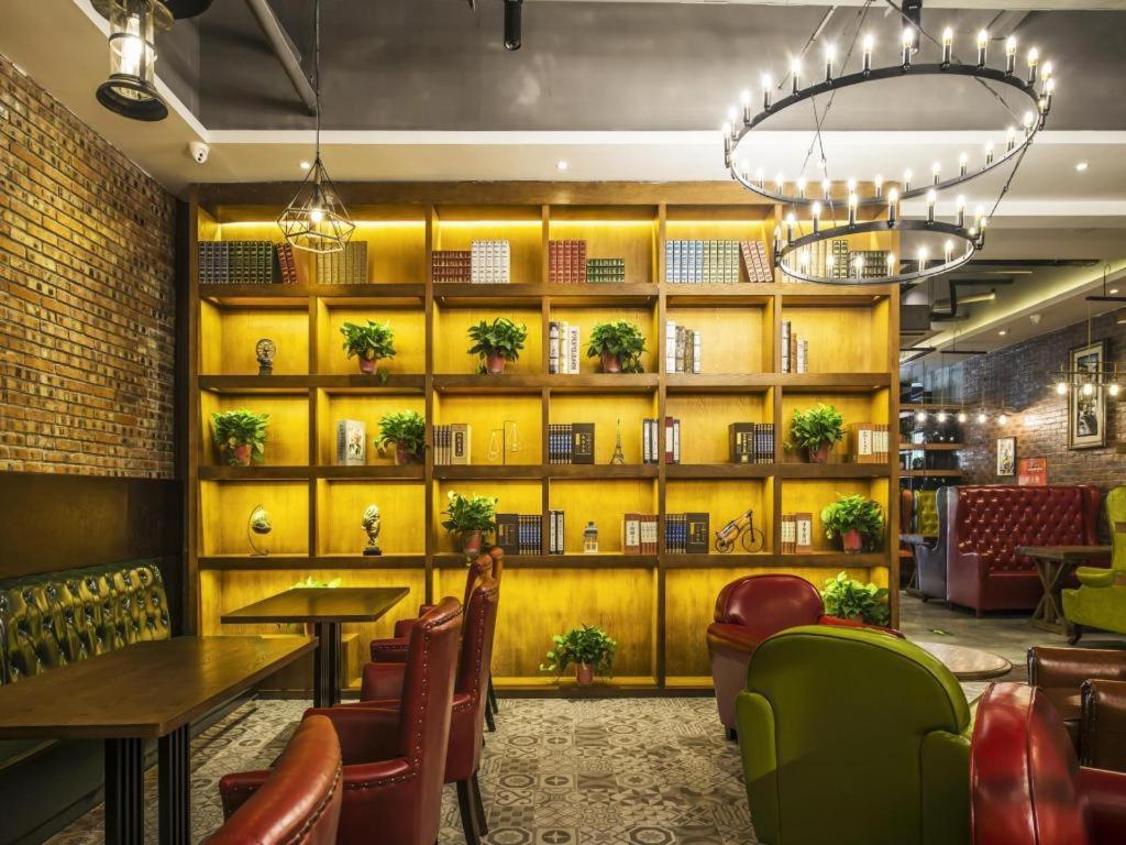 James Joyce Coffetel·Sanhe Yanjiao Yanling Road Walmart - Housity