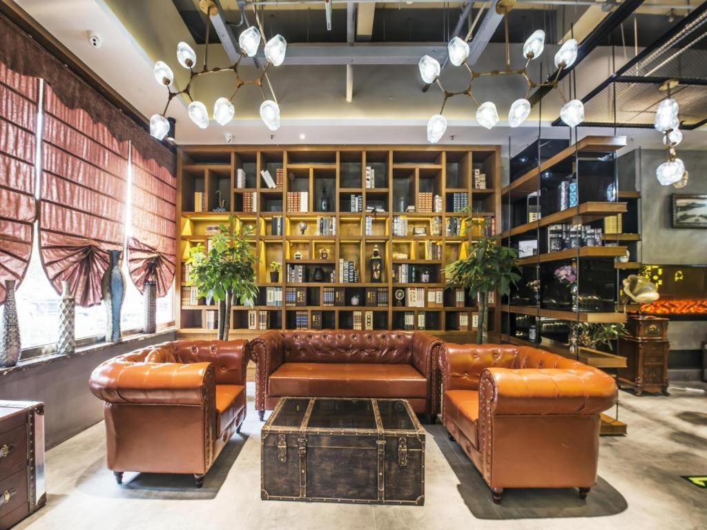 James Joyce Coffetel·Sanhe Yanjiao Yanling Road Walmart - Housity