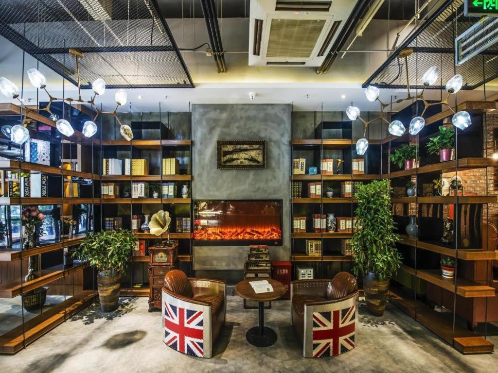 James Joyce Coffetel·Sanhe Yanjiao Yanling Road Walmart - Housity