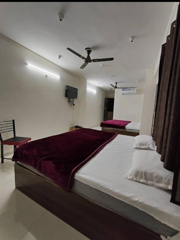 Hotel Veer Palace - Housity