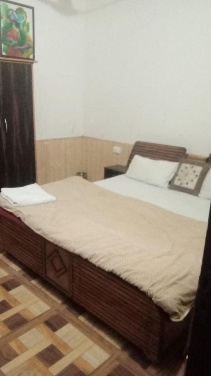 Sood stay in by Dushprabh - Housity