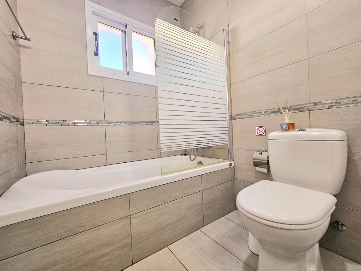 1BD Beach Apartment - Housity