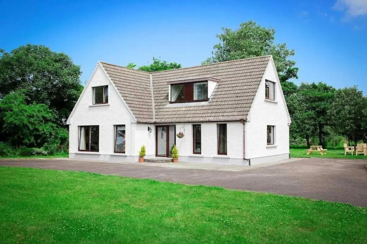Ellie's Farmhouse - Housity