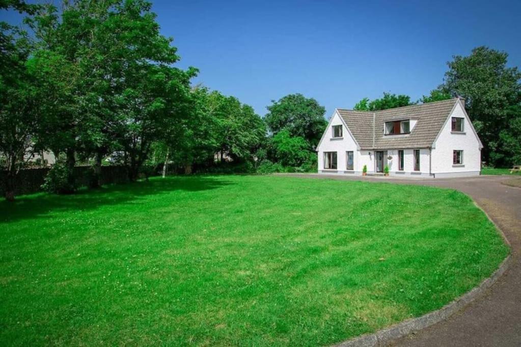 Ellie's Farmhouse - Housity