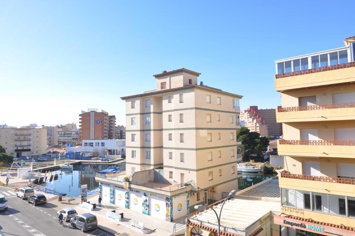 RNET - Puerto Simona 26 - Roses Costa Brava - Housity