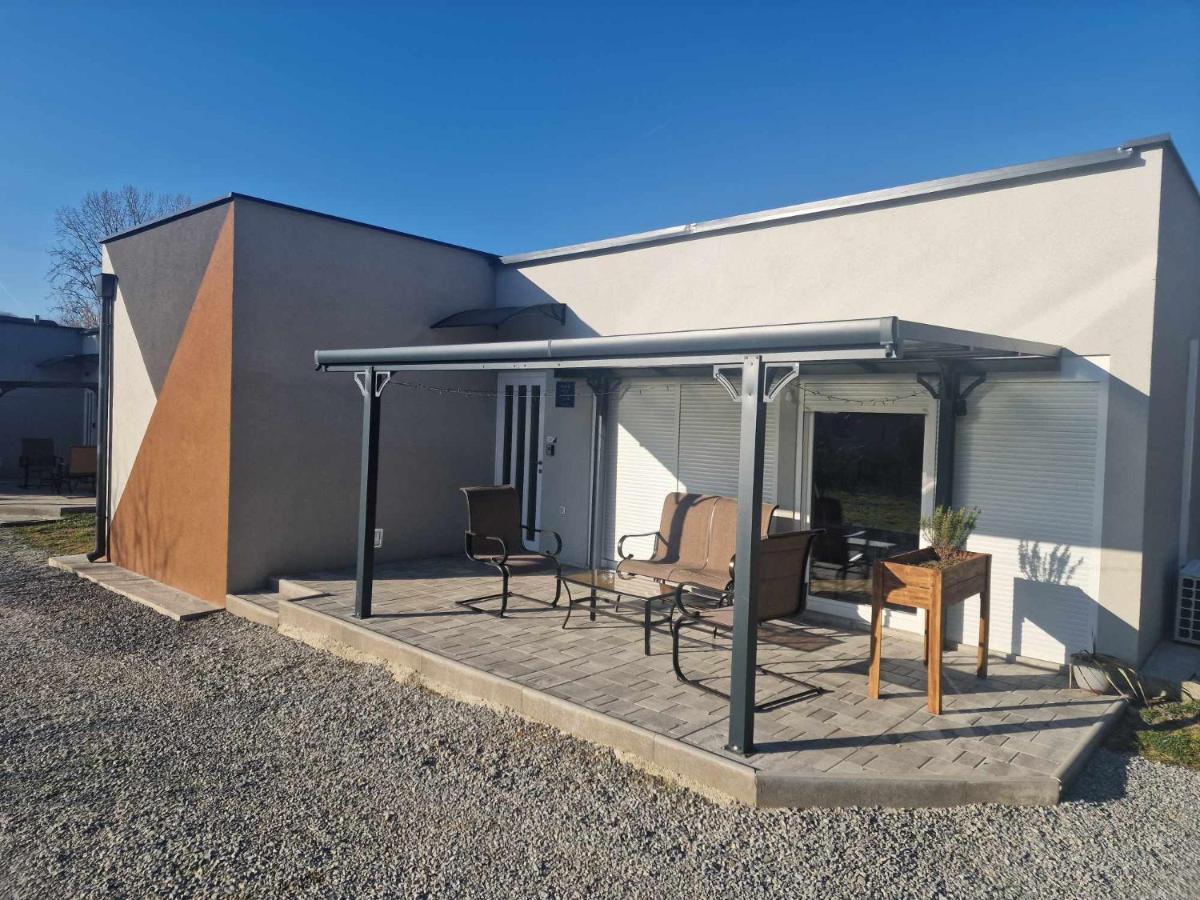 Kuća za odmor GRAŠEVINA - Housity