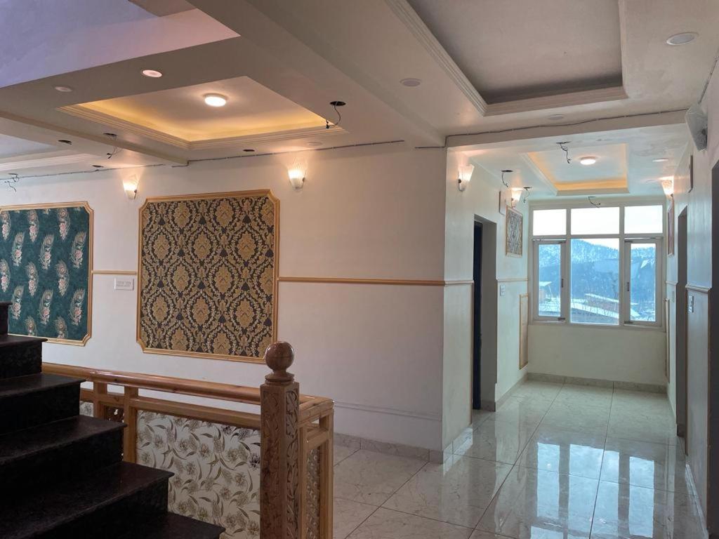 Suitetrails - ZOZ Gulmarg road