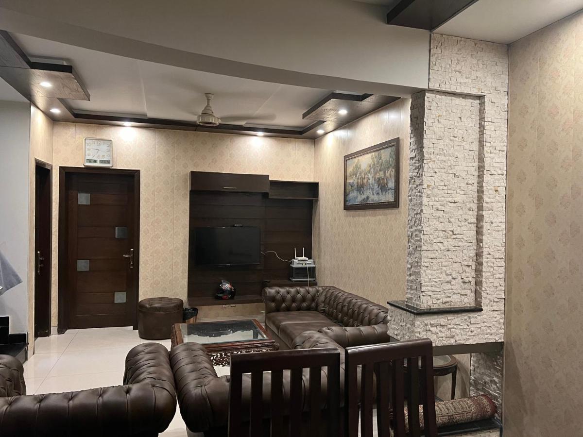 Vactional Villa Dha Phase 6 Lahore ,Three Bed Room Full House - Housity