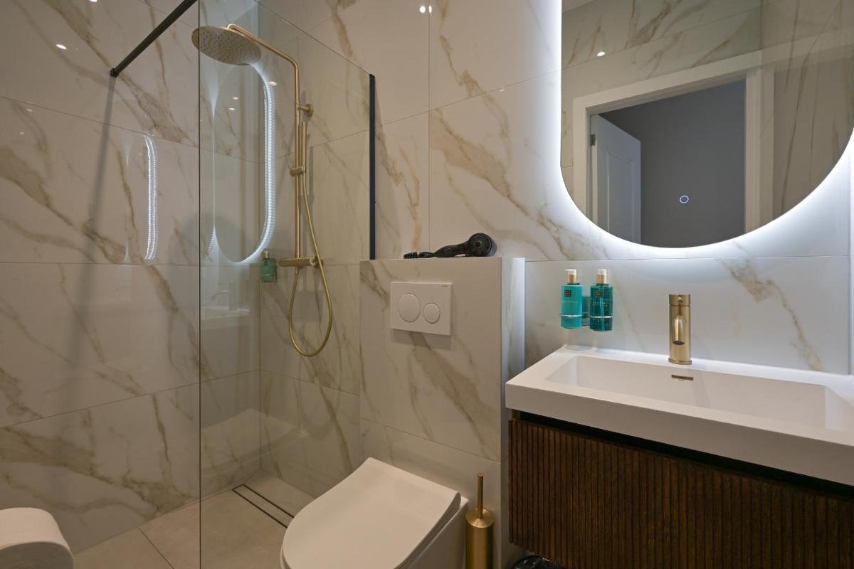 Suitetrails - Novallure Downtown - Short Stay Apartments