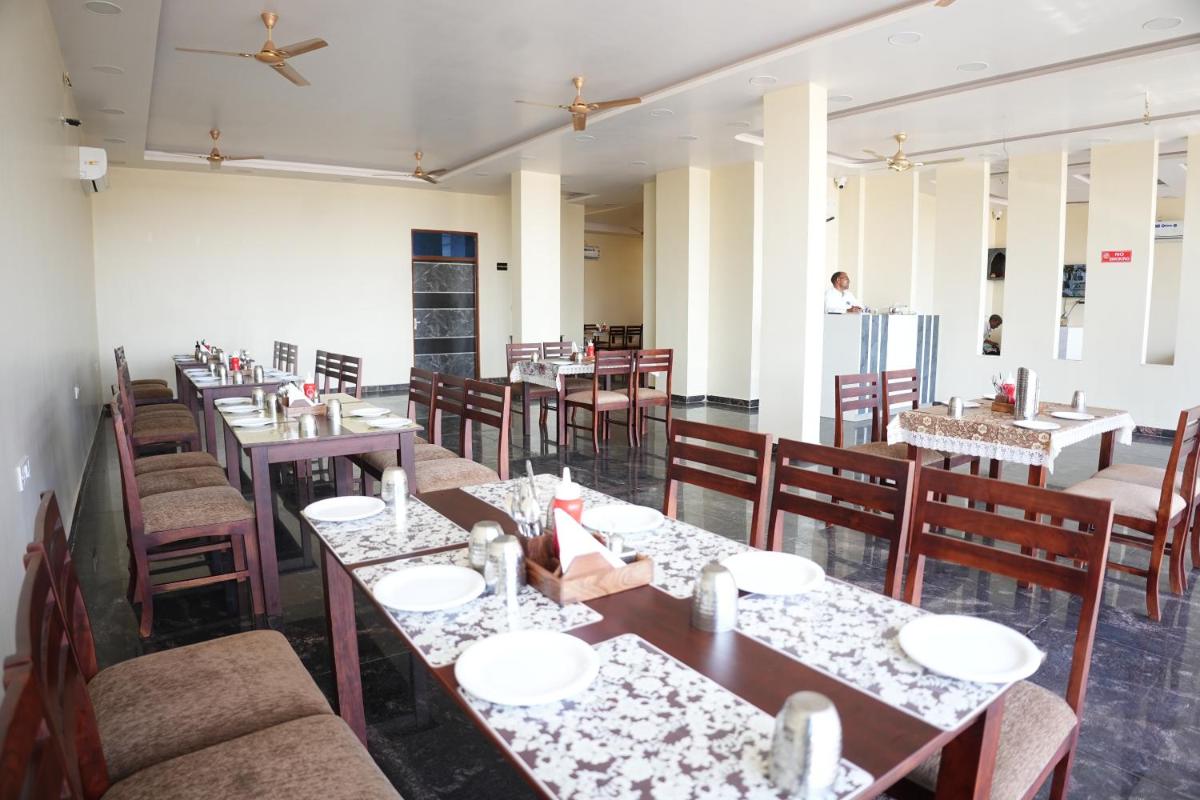 HOTEL GHOOMAR PALACE - Housity