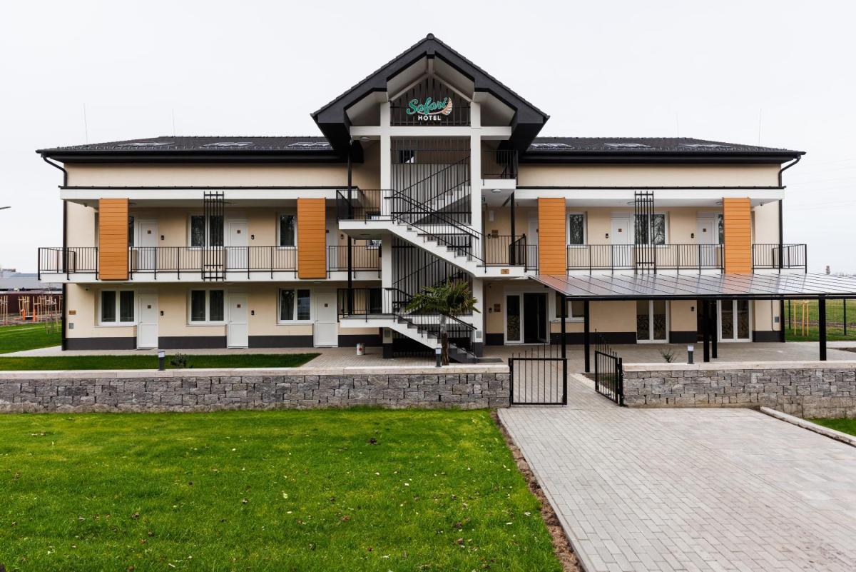 Safari Hotel - Housity