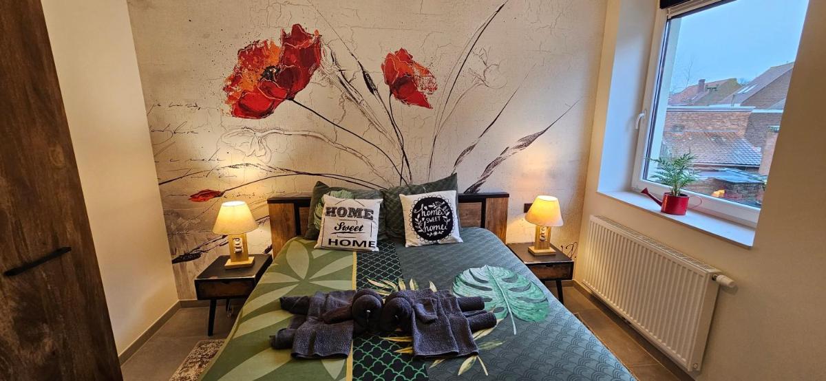 Poppies Flats - Housity