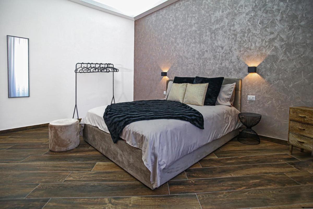 Lustru Apartment - Housity