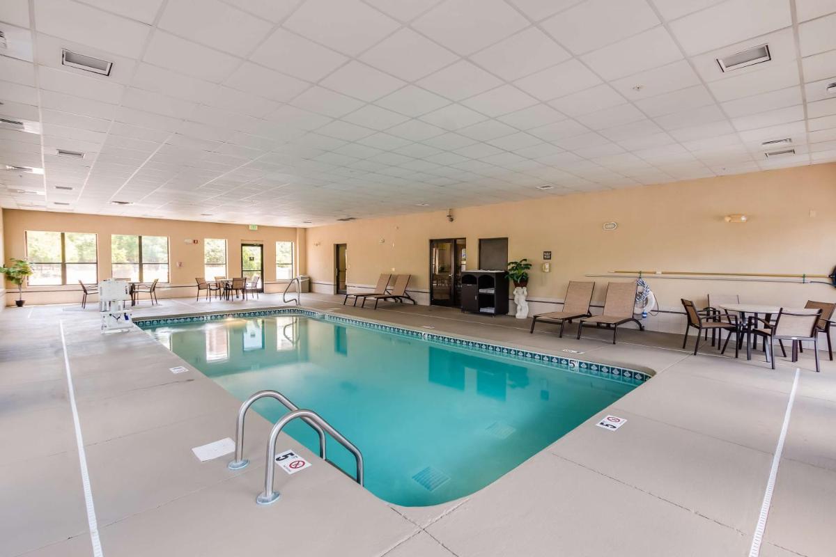 Hampton Inn Dickson - Housity