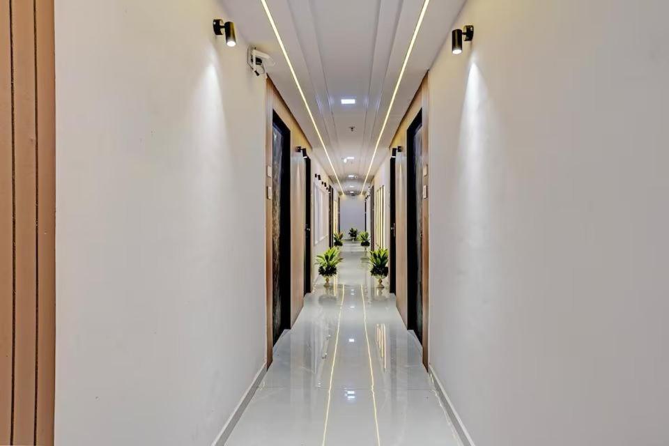 HOTEL STAR GALAXY - Housity