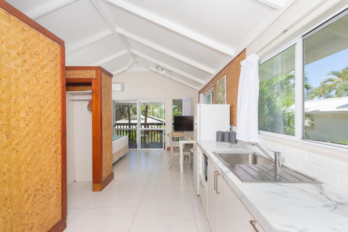 Muri Lagoon View Bungalows - Hillside Bungalow - Housity