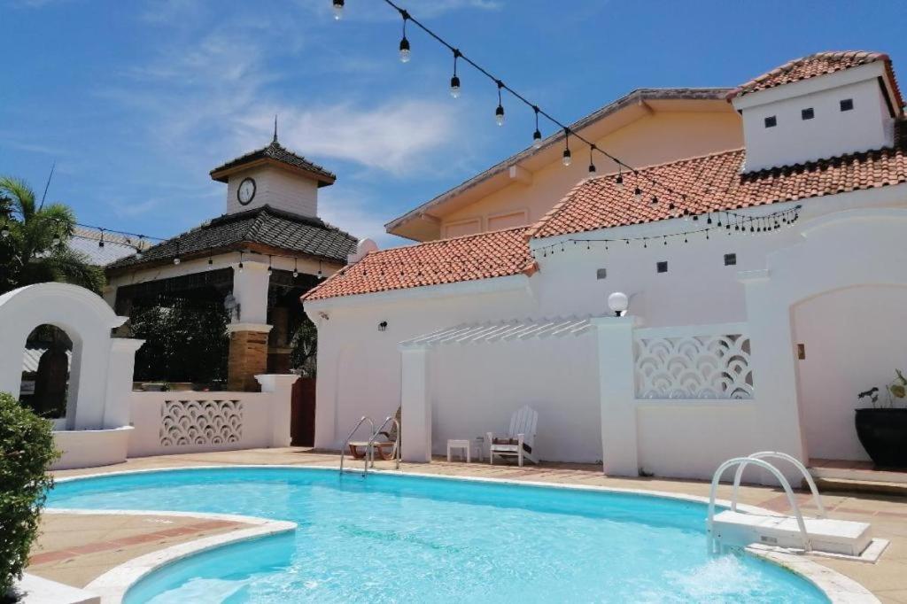 Villa Centro Hua Hin - Housity