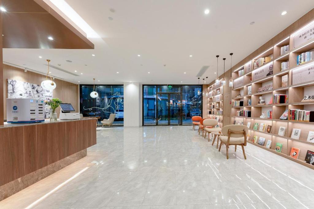 Hanting Premium Hotel Nanchang Xi Station - Housity