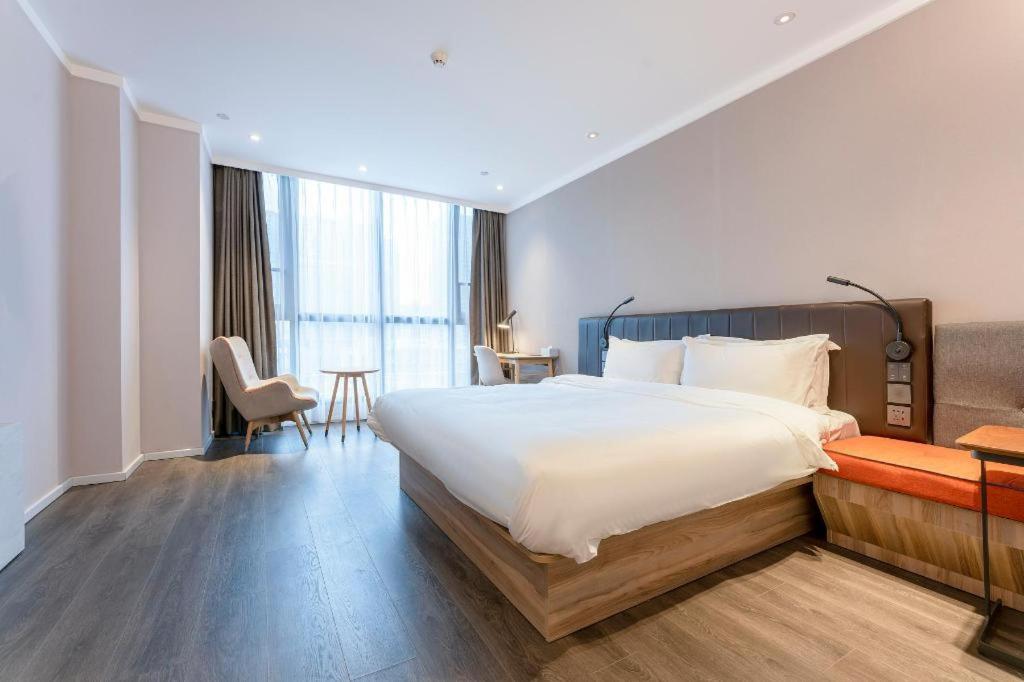 Hanting Premium Hotel Nanchang Xi Station - Housity