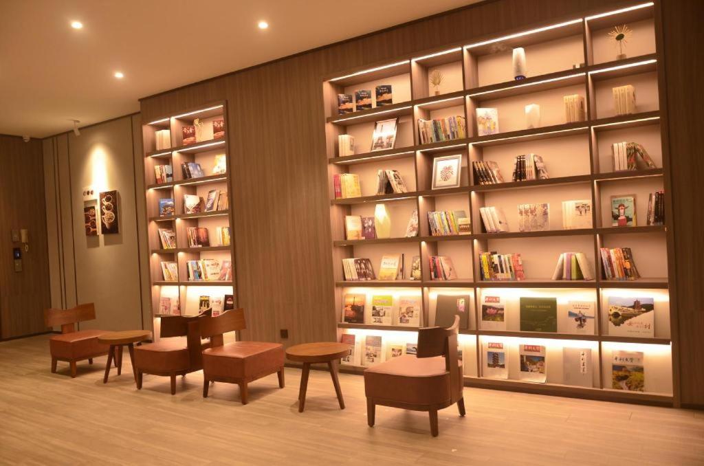 Hanting Hotel Ankang Pingli Nuwa Cultural Square - Housity