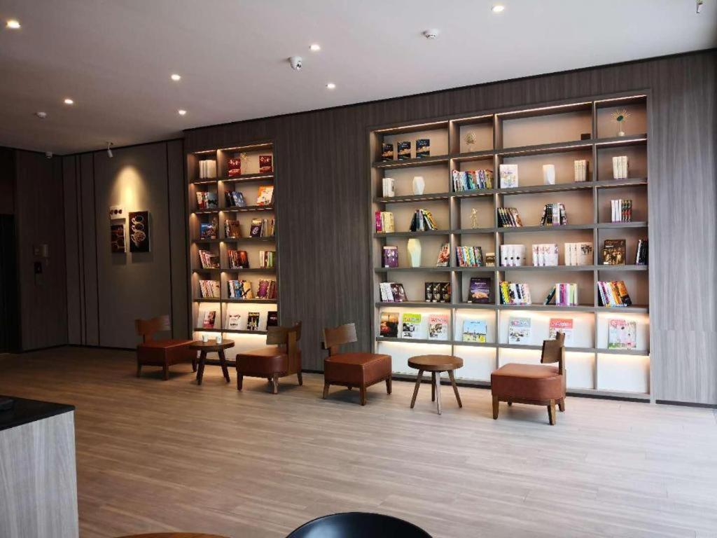 Hanting Hotel Ankang Pingli Nuwa Cultural Square - Housity